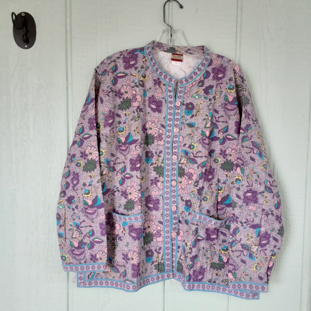 Tudor Court #283 Women's Blouse Like Top Scrub Sz XX NW Out Tag Floral Lavender